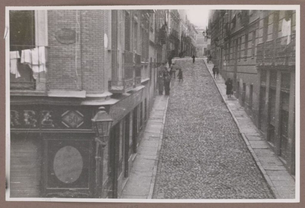 Miniatura de Calle de Caravaca con adoquines