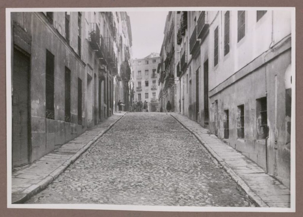 Miniatura de Calle de la Esperanza empedrada