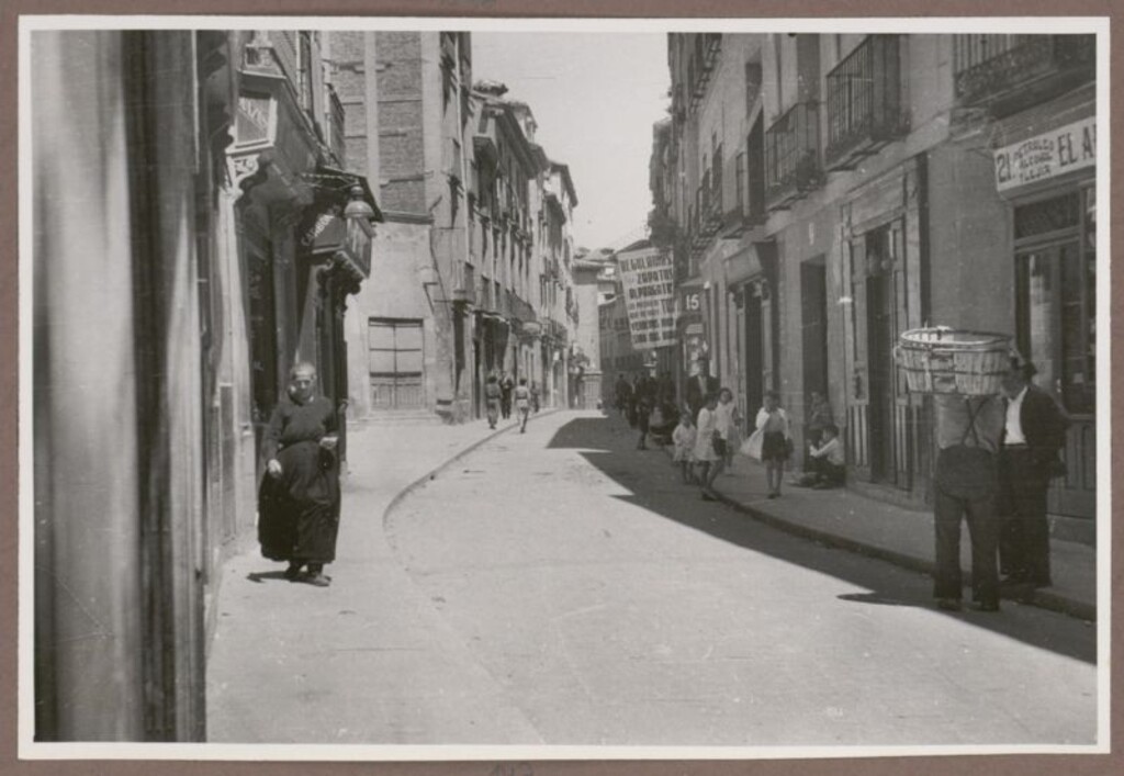 Miniatura de Calle de la Encomienda asfaltada