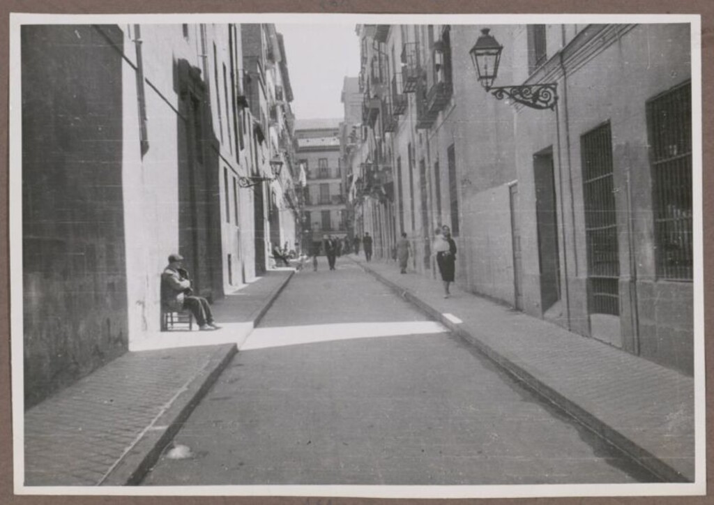 Miniatura de Calle del Oso asfaltada