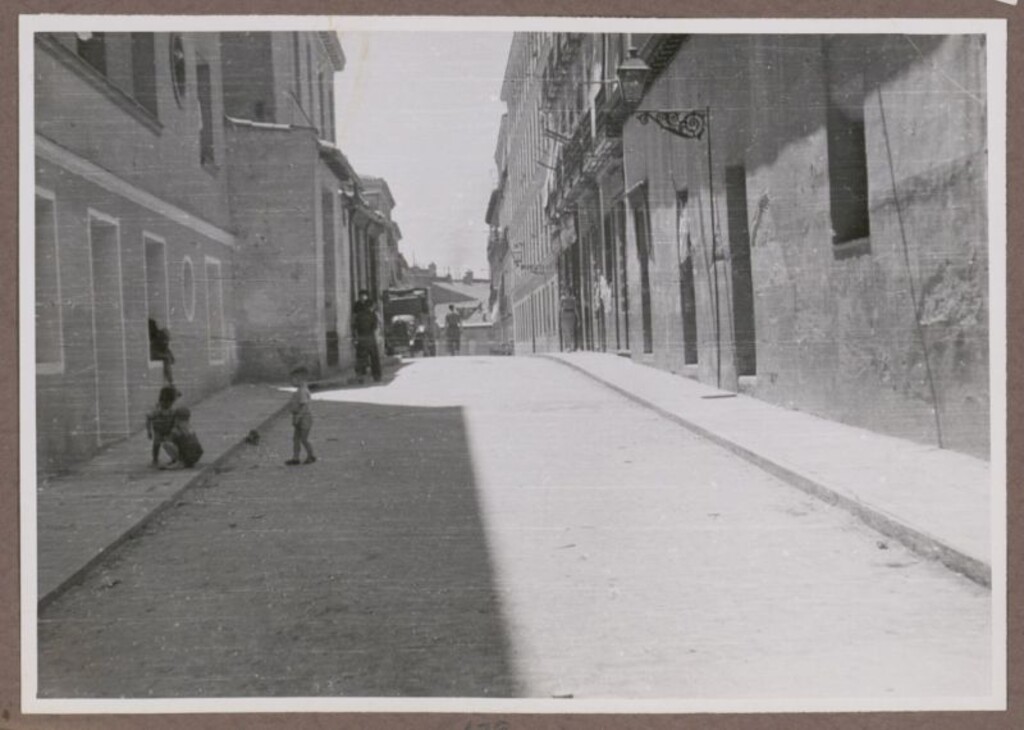 Miniatura de Calle de la Huerta del Bayo asfaltada