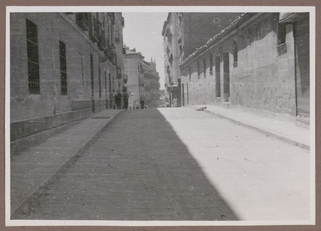 Miniatura de Calle de Mira el Sol asfaltada