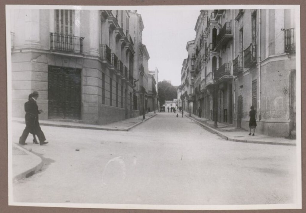 Miniatura de Calle de Luisa Fernanda asfaltada
