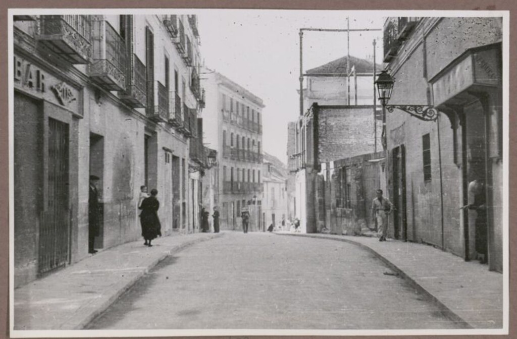 Miniatura de Calle de Fray Ceferino González asfaltada