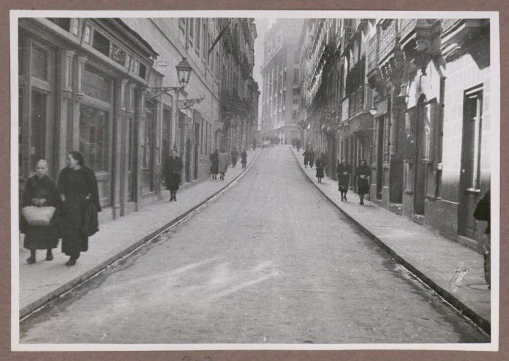 Miniatura de Calle del Barco asfaltada