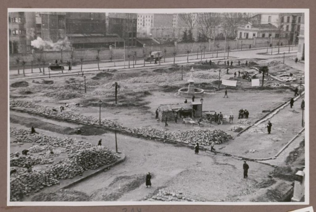 Miniatura de Calle del Campillo del Nuevo Mundo en obras