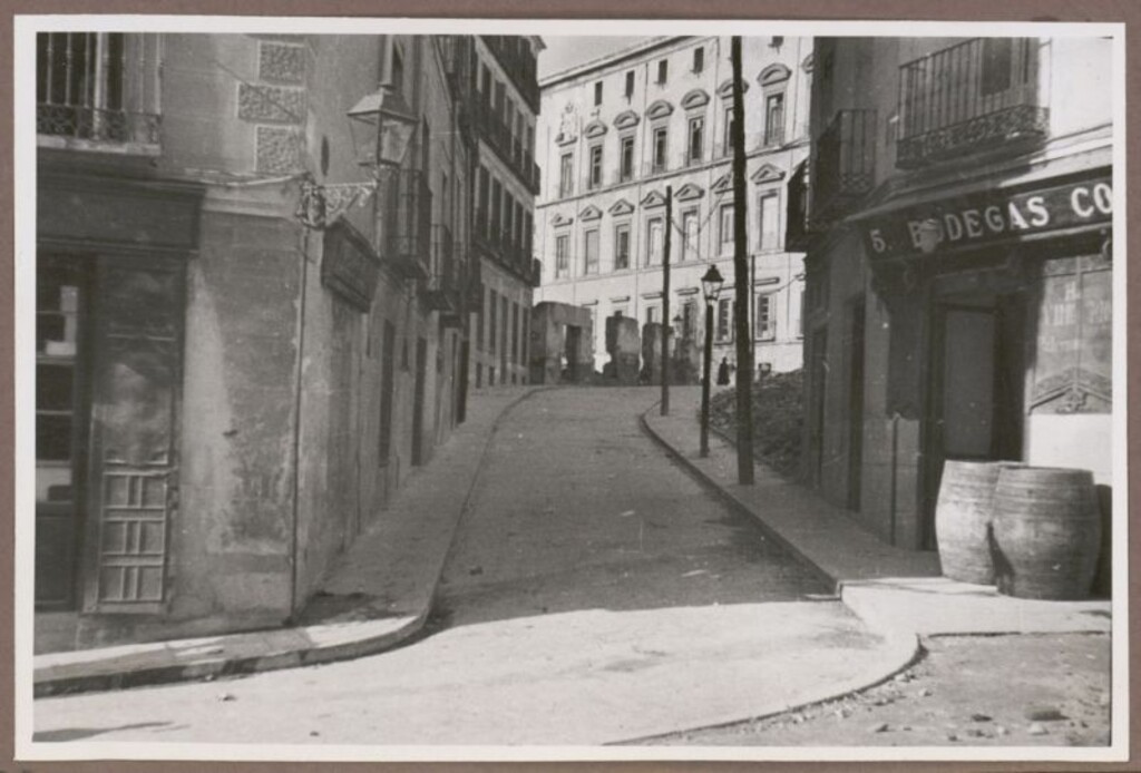 Miniatura de Calle de la Villa asfaltada