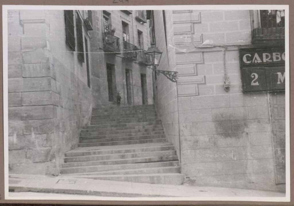 Miniatura de Calle del Toro asfaltada