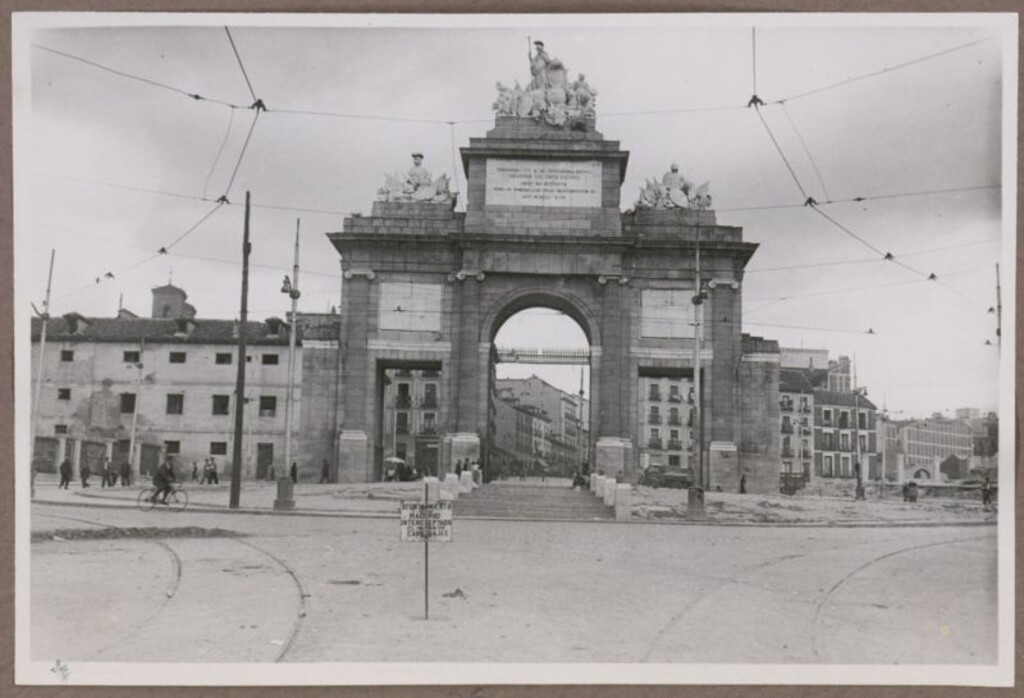 Miniatura de Puerta de Toledo asfaltada