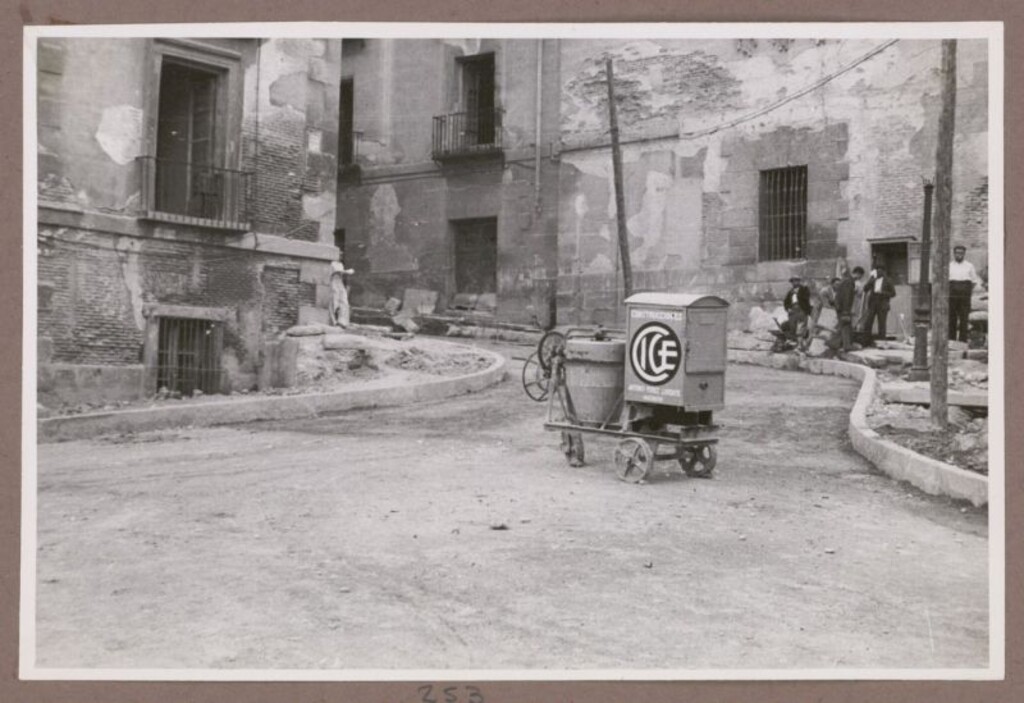 Miniatura de Pretil de los Consejos en obras