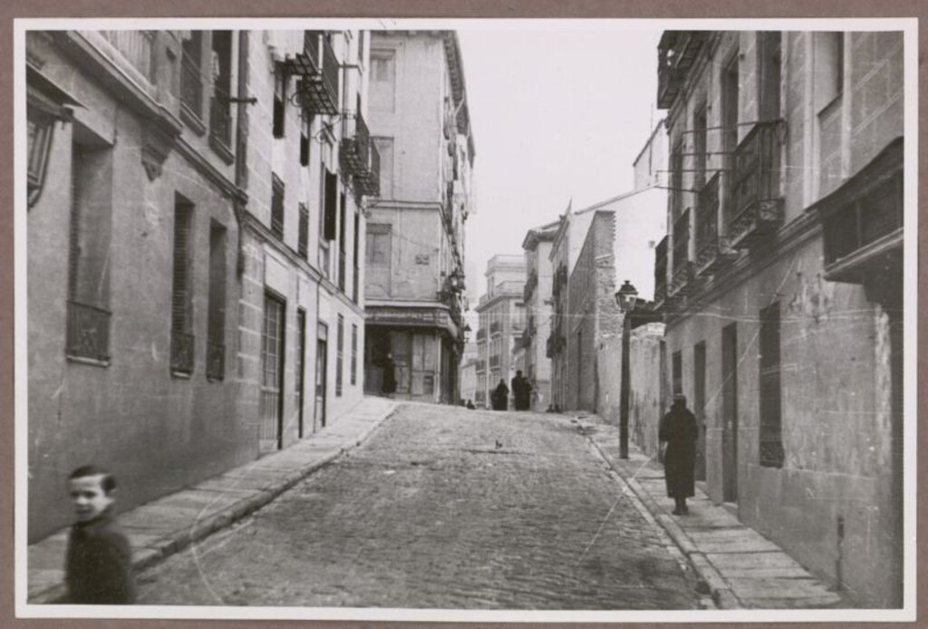Miniatura de Calle del Carnero asfaltada