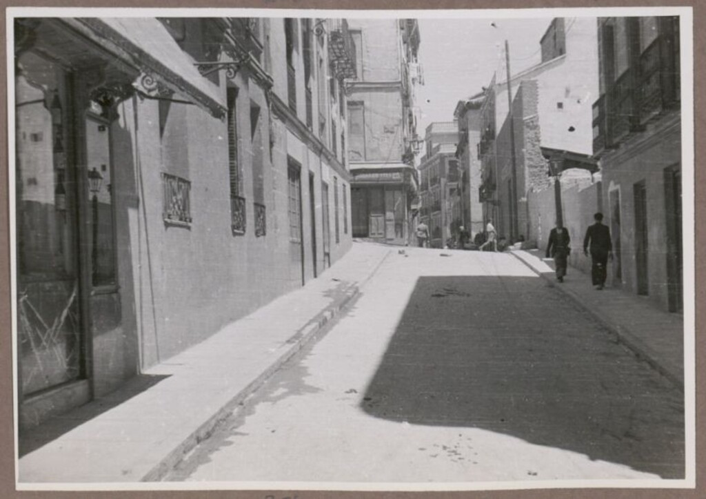 Miniatura de Calle del Carnero empedrada
