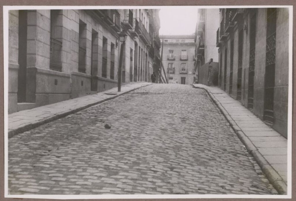 Miniatura de Calle de Casto de Plasencia asfaltada
