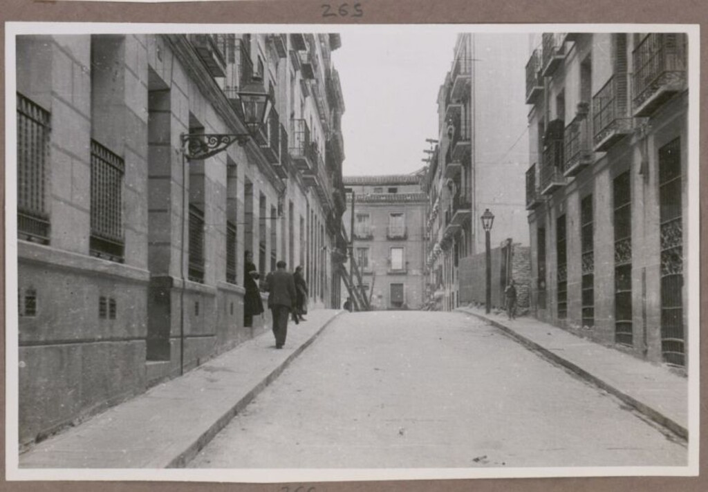 Miniatura de Calle de Casto de Plasencia empedrada
