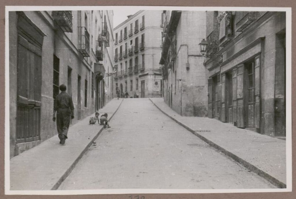 Miniatura de Calle de Sta. Lucía asfaltada