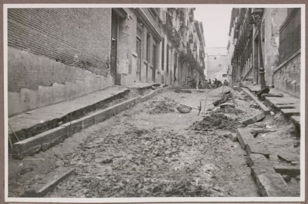 Miniatura de Calle de San Ildefonso asfaltada