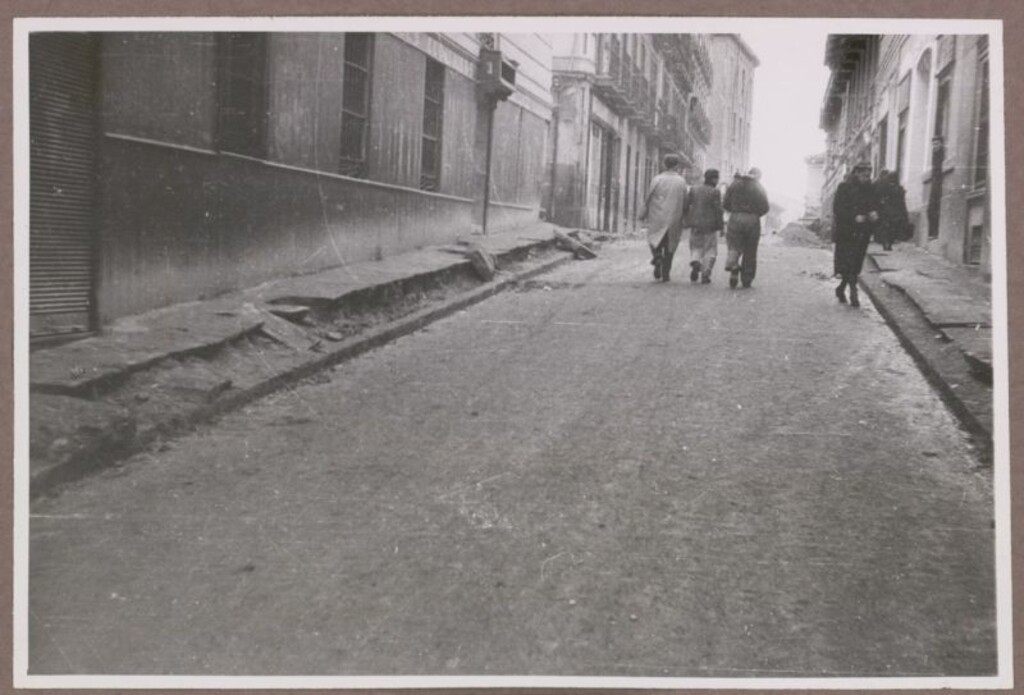 Miniatura de Calle de San Eugenio asfaltada