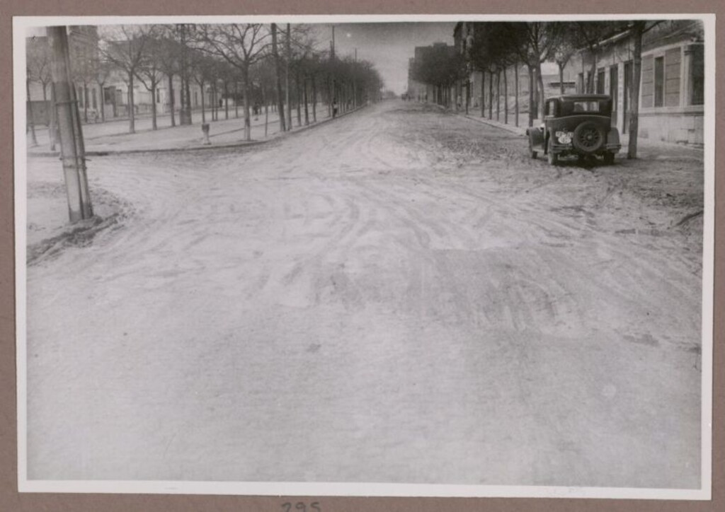 Miniatura de Calle de Raimundo Fernández y Villaverde sin asfaltar