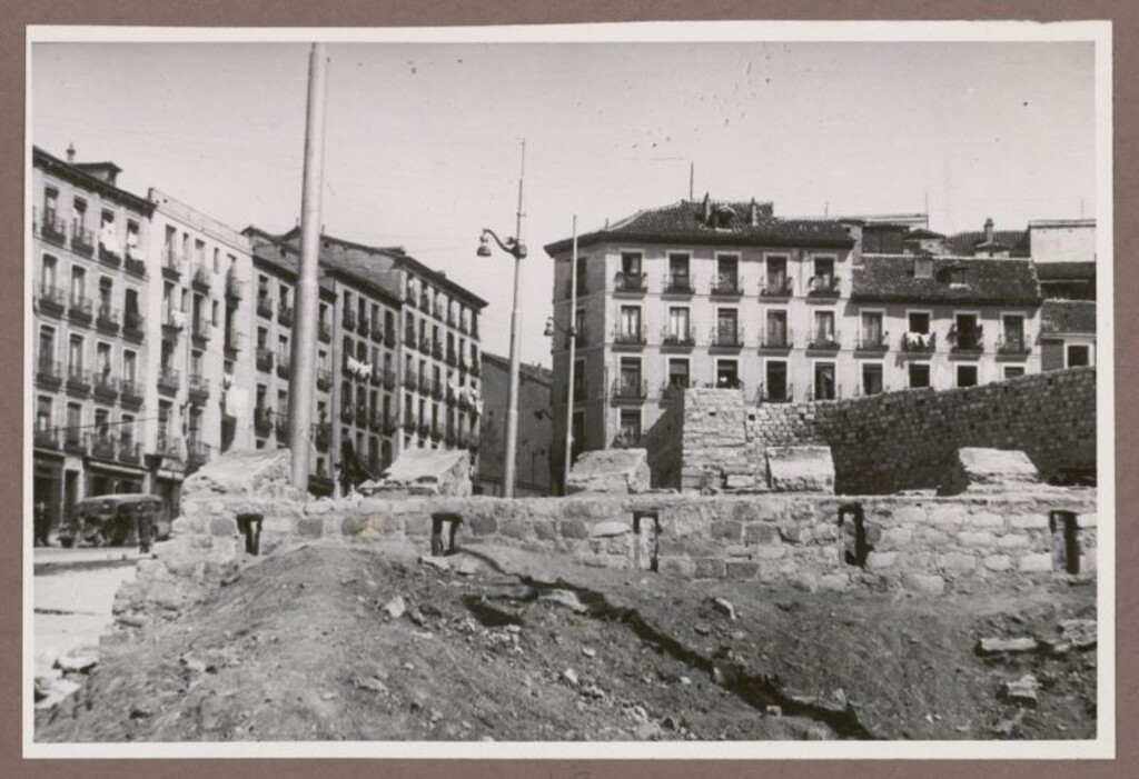 Miniatura de Calle de Toledo con tapia