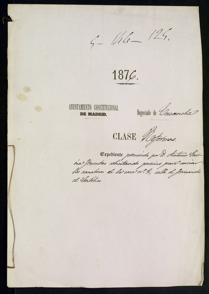 Miniatura de Expediente promovido por D. Antonio García Fuentes solicitando permiso para variar los canalones de la casa n.º 2 de la calle de Fernando el Católico
