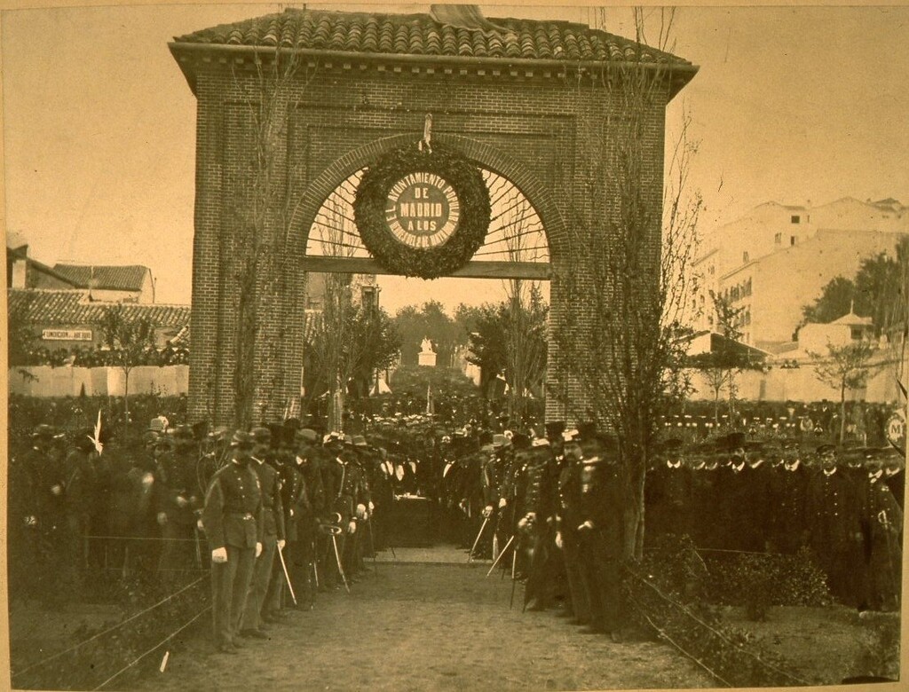Miniatura de Arco de Monteleón y Calle del Dos de mayo