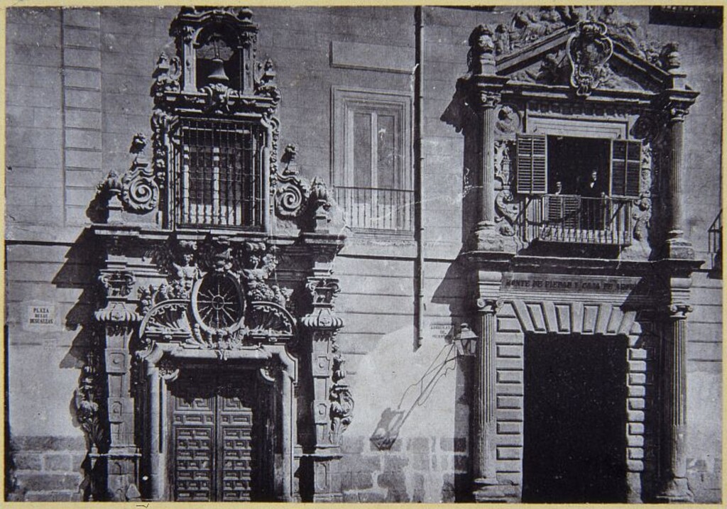 Miniatura de Fachadas del Monte de Piedad y Caja de Ahorros en la plaza de las Descalzas
