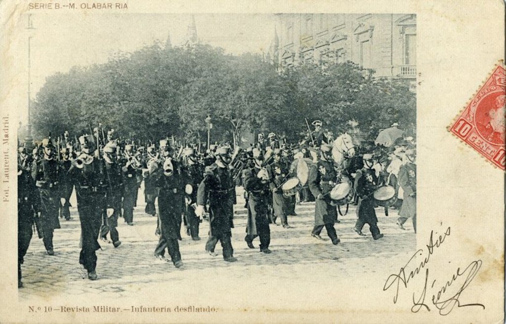Miniatura de Revista Militar. Infanteria desfilando