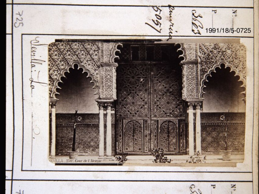 Miniatura de Patio de las doncellas del Alcázar de Sevilla. Fachada del salón de Carlos V