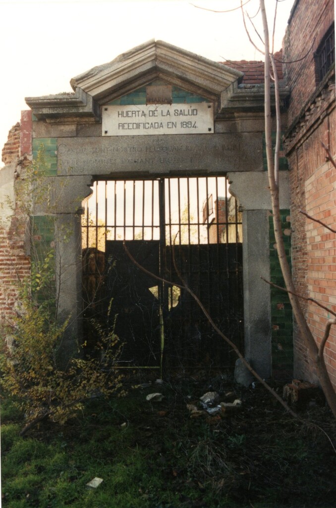 Miniatura de Antigua puerta de la quinta de Huerta de la Salud