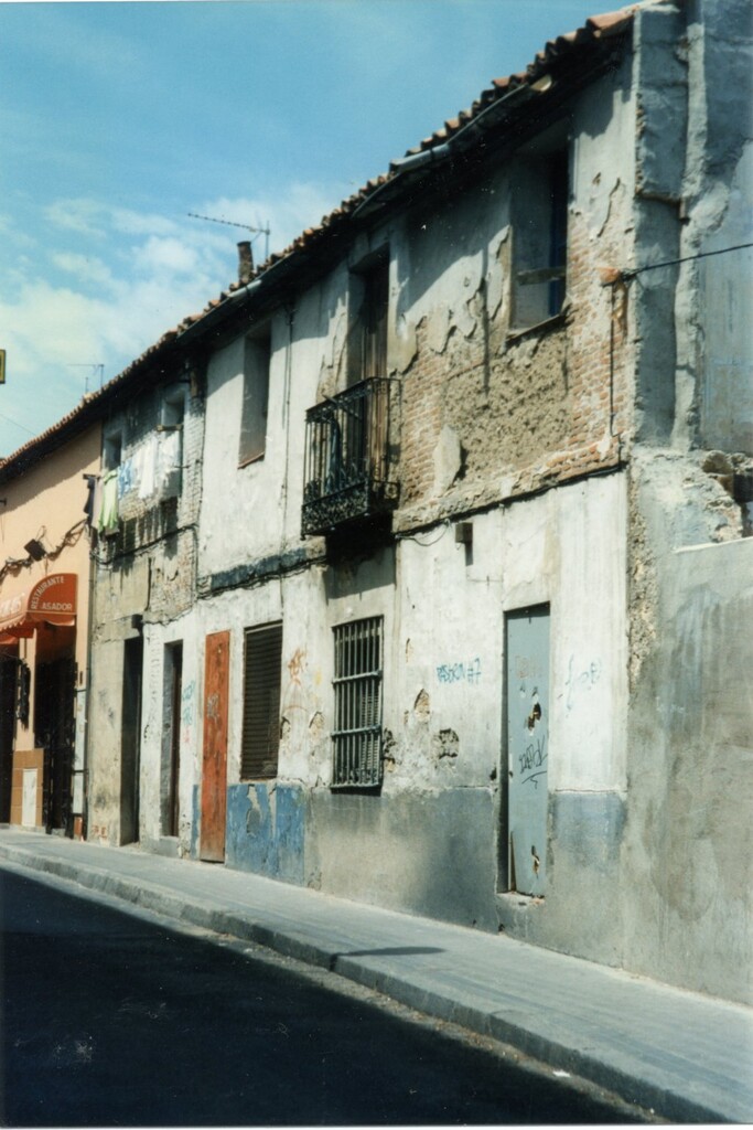 Miniatura de Casa en ruinas en la calle del Mar de Bering