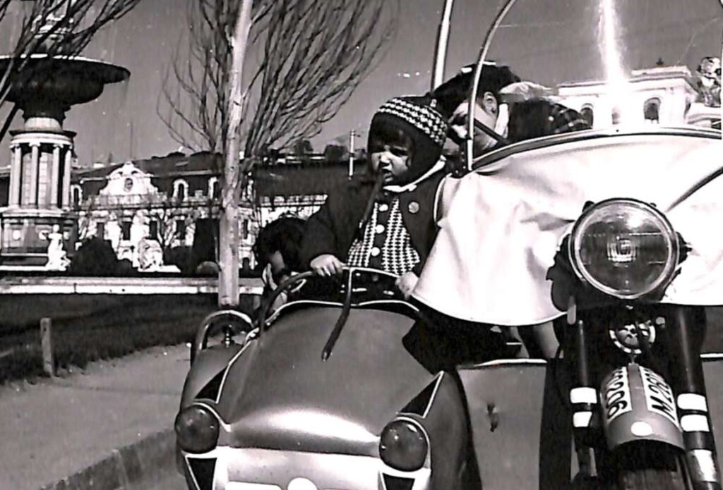 Miniatura de En Vespa por la Glorieta de San Vicente