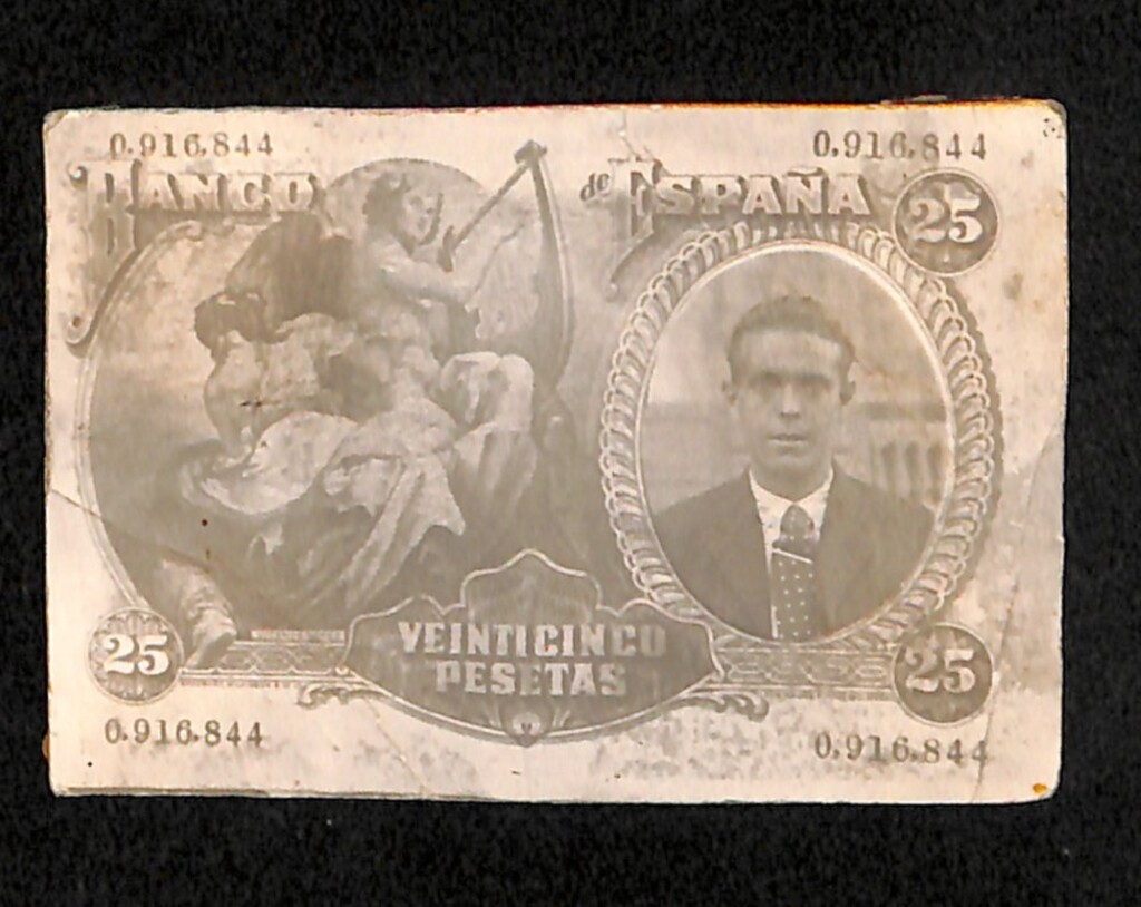 Miniatura de Fotomontaje de hombre en un billete