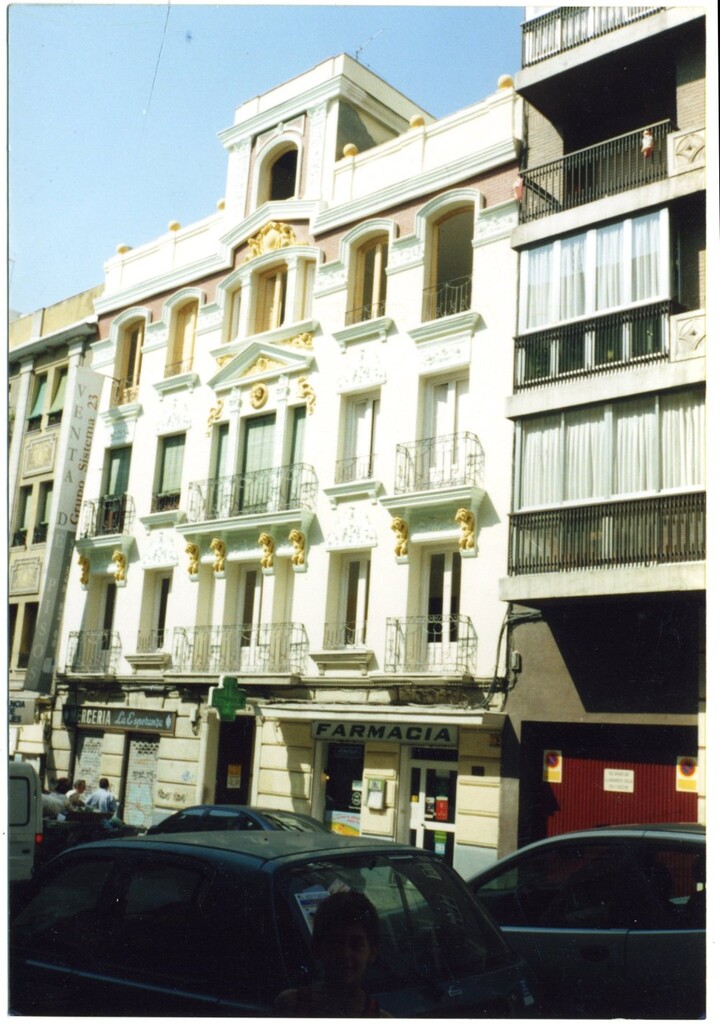 Miniatura de Viviendas en la calle de José Antonio Armona