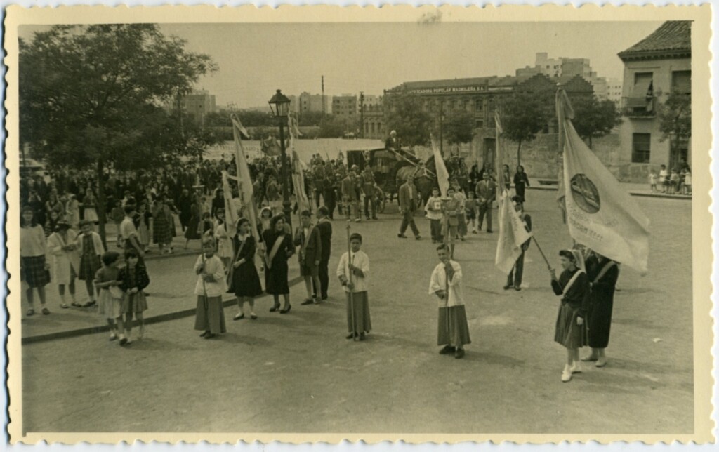 Miniatura de Procesión de los enfermos en la glorieta Santa María de la Cabeza