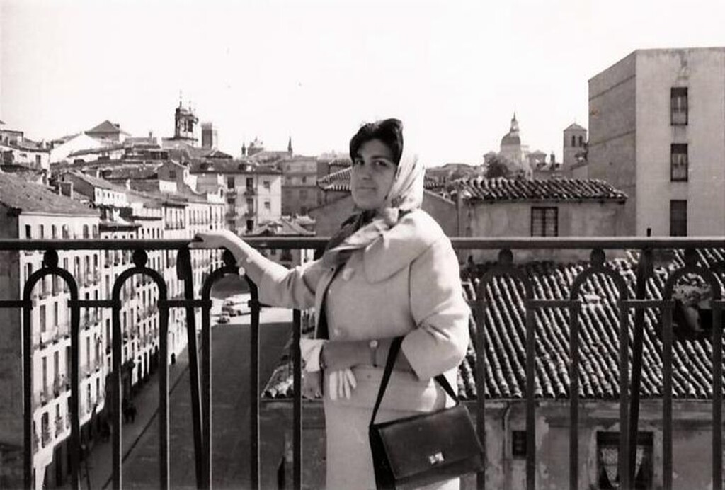 Miniatura de Leonor en el Viaducto de la Calle Segovia