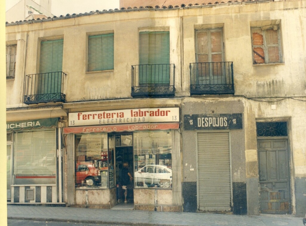 Miniatura de Ferretería Labrador