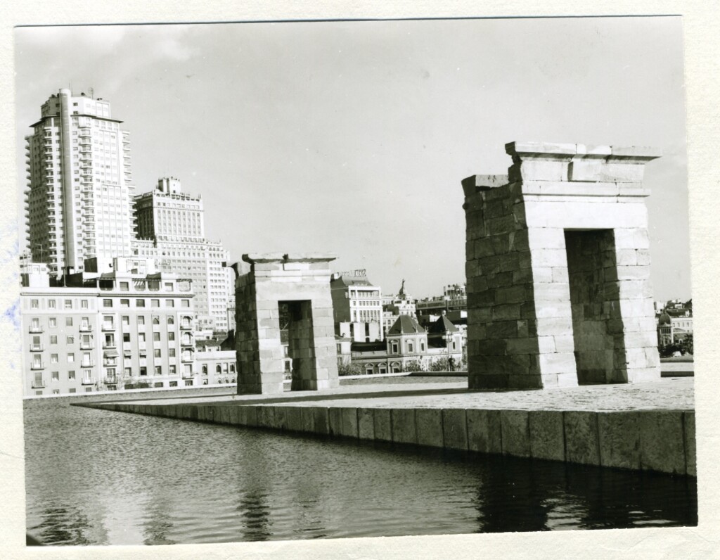 Miniatura de Templo de Debod, mirando hacía el este