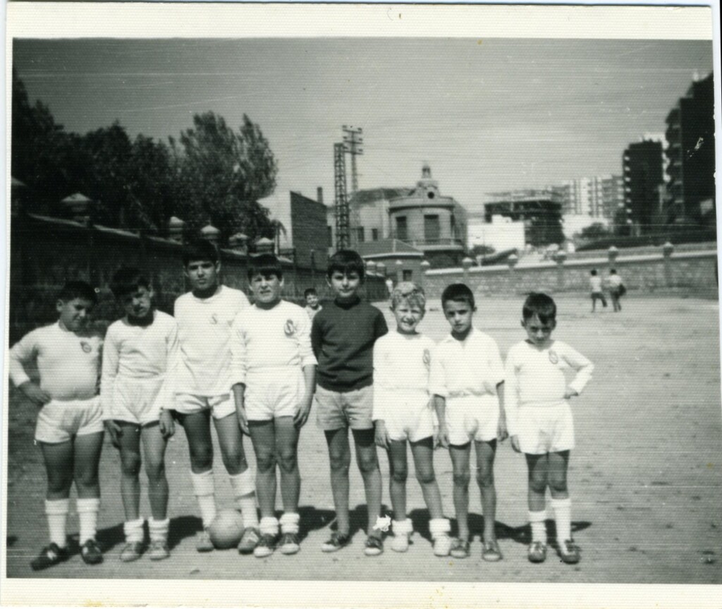 Miniatura de Equipo de futbol en el Paseo de la Esperanza