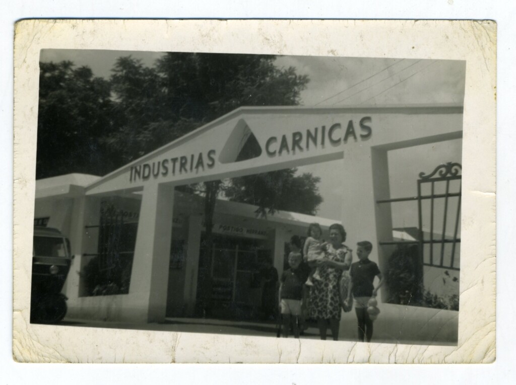 Miniatura de Visitando el Recinto ferial de la Casa de Campo
