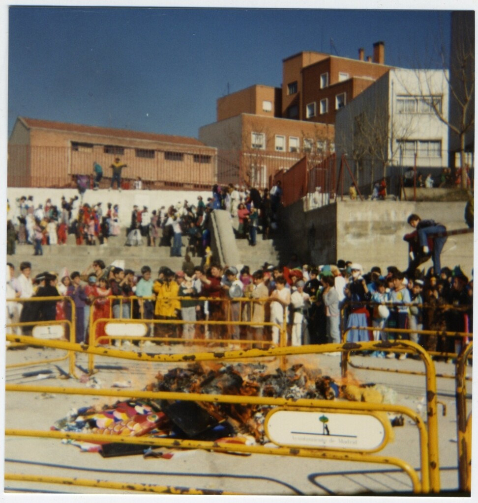 Miniatura de Entierro de la sardina en el colegio Joaquín Costa