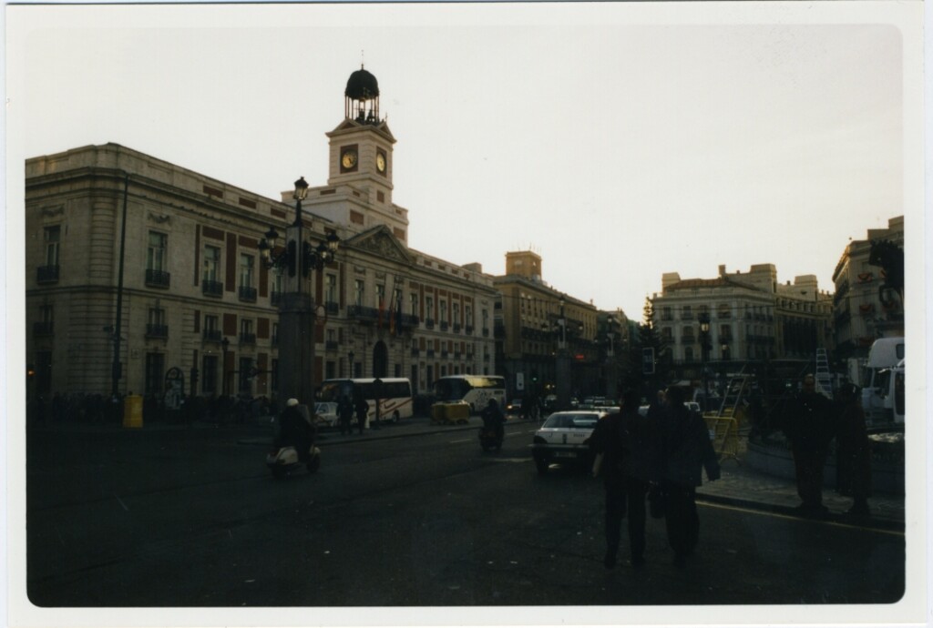 Miniatura de Atardecer junto a la Real Casa de Correos