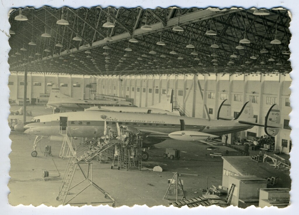 Miniatura de Hangar industrial del Aeropuerto de Barajas