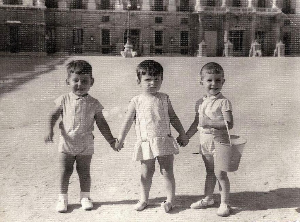 Miniatura de Almudena y sus amigos en la Plaza de la Armería del Palacio Real