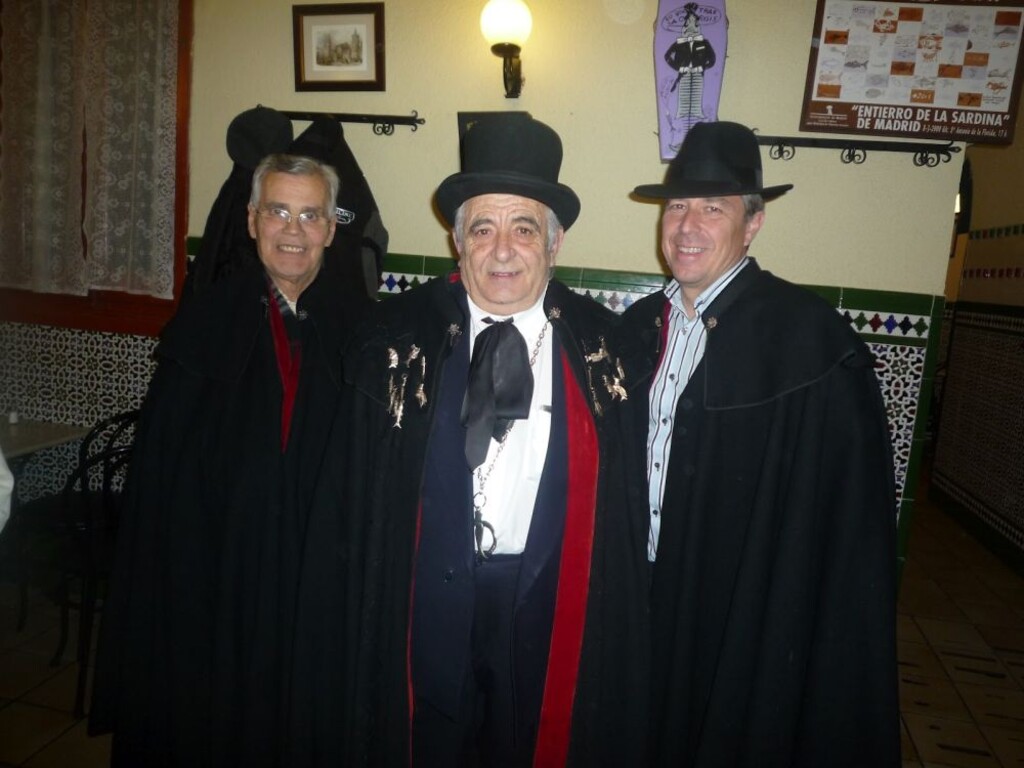 Miniatura de Miembros de la Alegre Cofradía del Entierro de la Sardina