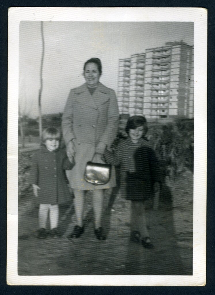 Miniatura de Rosario con sus hijas
