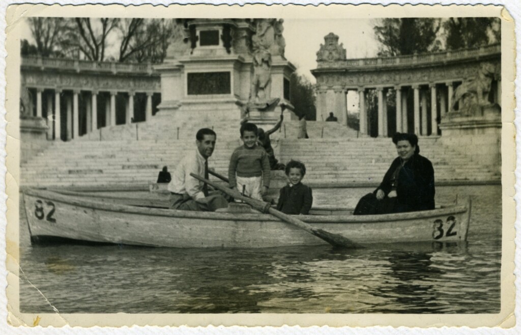 Miniatura de Navegando en el estanque del Retiro