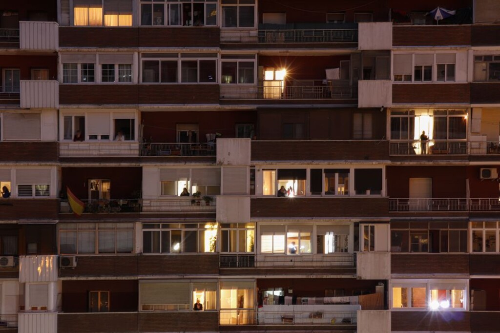 Miniatura de La colmena de noche