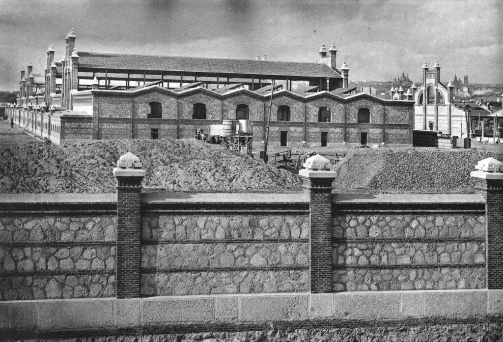 Miniatura de Obras en las naves de exposición, venta y estabulación de ganados lanar y cerda del Matadero Municipal