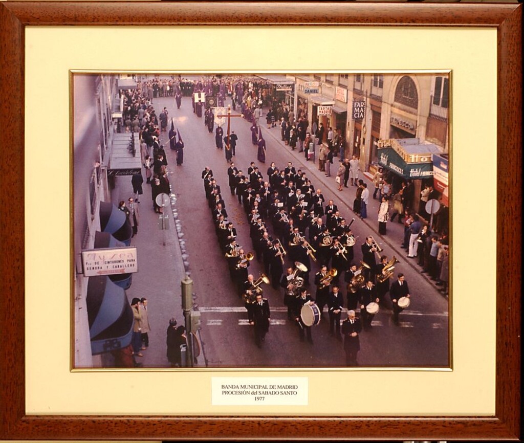 Miniatura de Banda Municipal de Madrid. Procesión del Sábado Santo. 1977