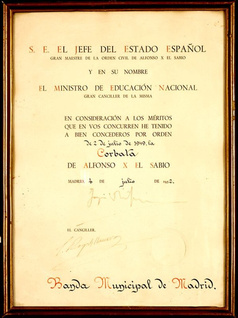 Miniatura de Diploma de concesión de la Corbata de Alfonso X el Sabio a la Banda Municipal de Madrid en 1949